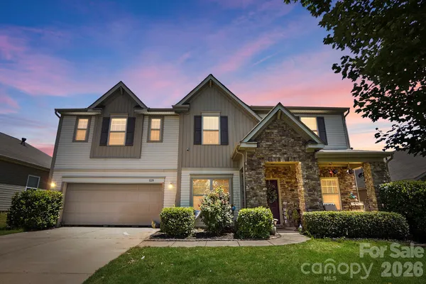$569,900 | 1231 Tranquil Falls Lane, Matthews, NC 28104