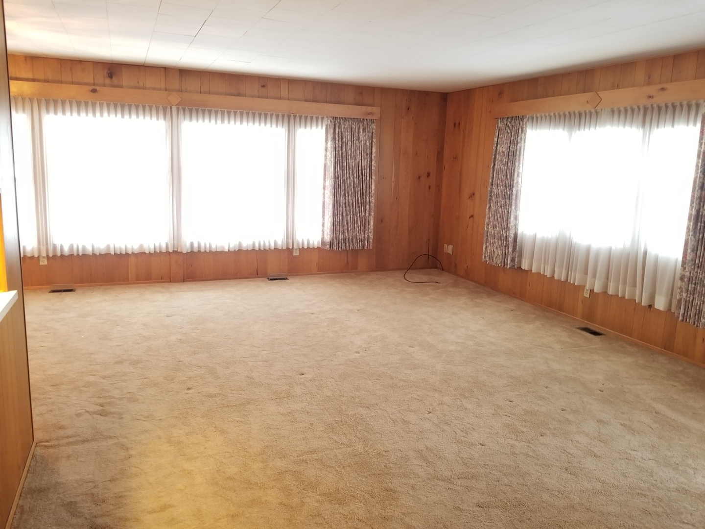 248 Bayview Road Elgin, IL 60123 - Photo 5 of 13
