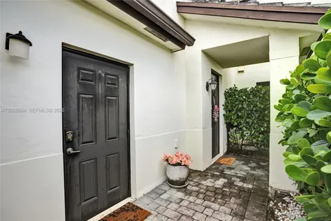 $520,000 | 22617 Southwest 102nd Avenue, Unit 22617, Miami, FL 33190