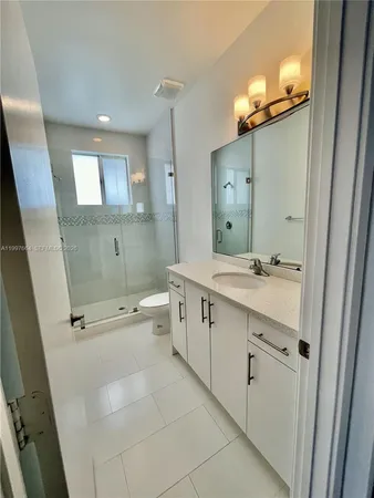 $3,550 | 2621 Northeast 212th Terrace, Unit 211, Miami, FL 33180