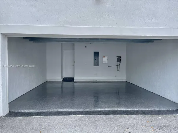 $3,550 | 2621 Northeast 212th Terrace, Unit 211, Miami, FL 33180