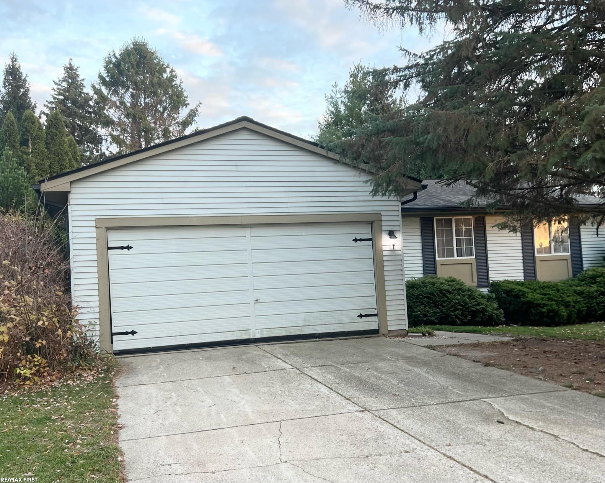 1675 Dancer Drive Rochester Hills, MI 48307 - Photo 1 of 5