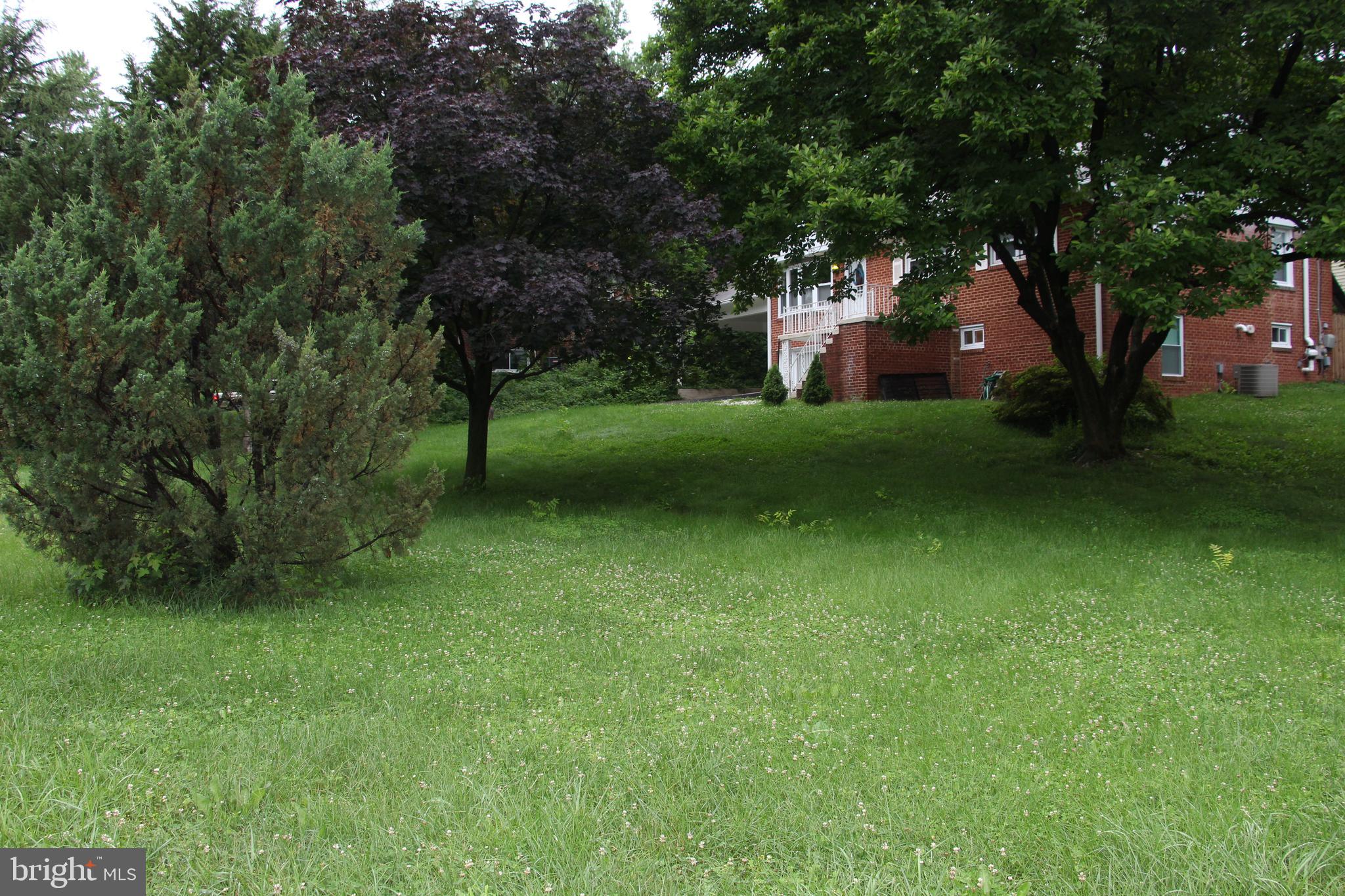 5600 Brookland Road Alexandria, VA 22310 - Photo 2 of 41 HUGE Large Corner Lot!