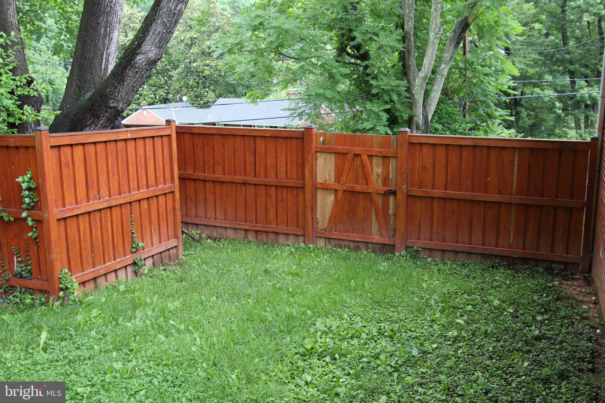 5600 Brookland Road Alexandria, VA 22310 - Photo 15 of 41 Nice FULLY Fenced in Back Yard! Great for Pets!