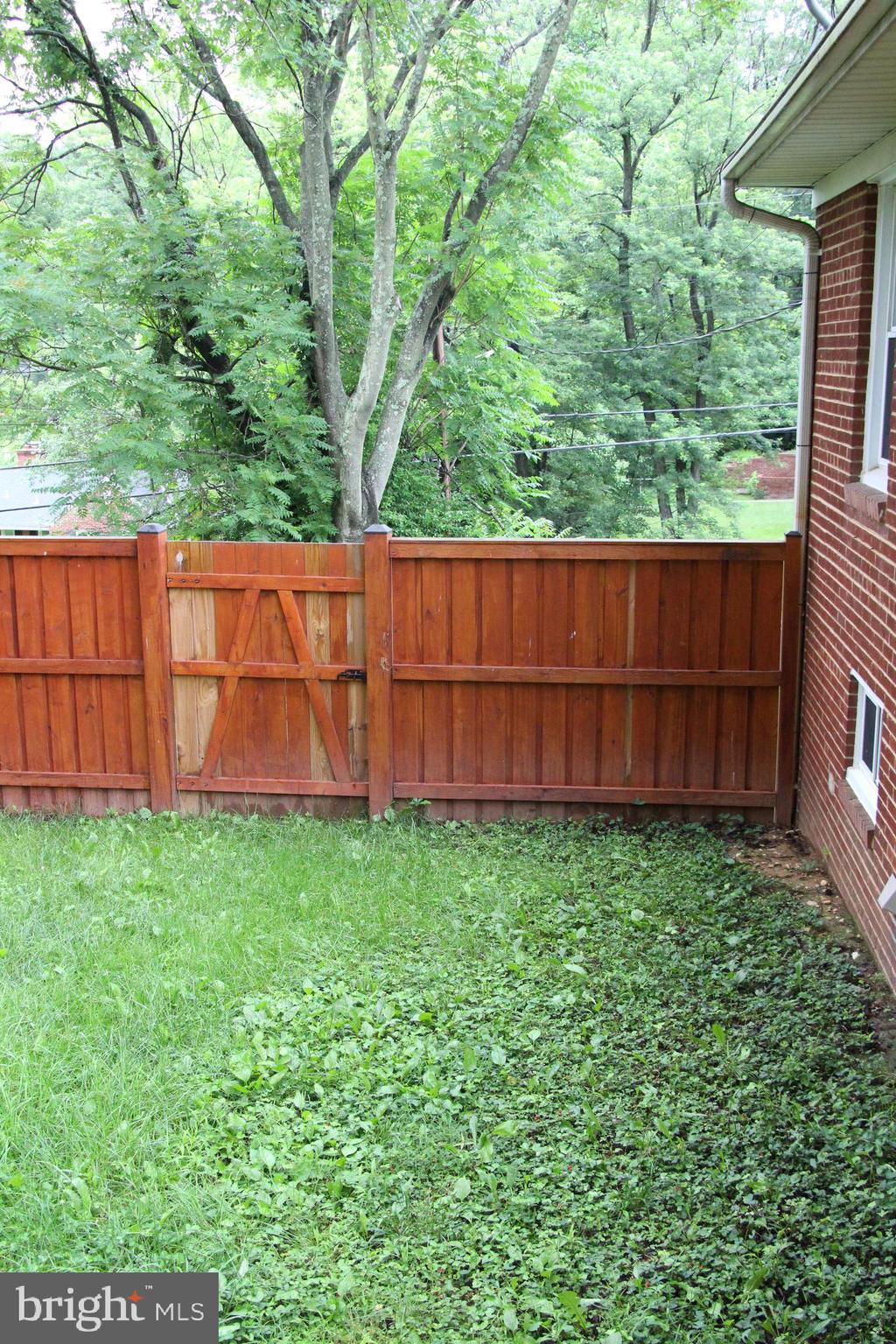 5600 Brookland Road Alexandria, VA 22310 - Photo 17 of 41 Home Located up on top of a hill!