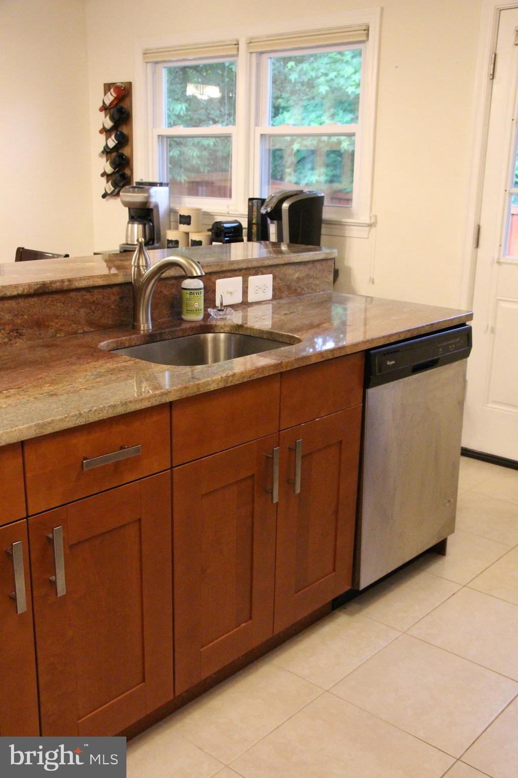 5600 Brookland Road Alexandria, VA 22310 - Photo 18 of 41 View of Kitchen to Table Space
