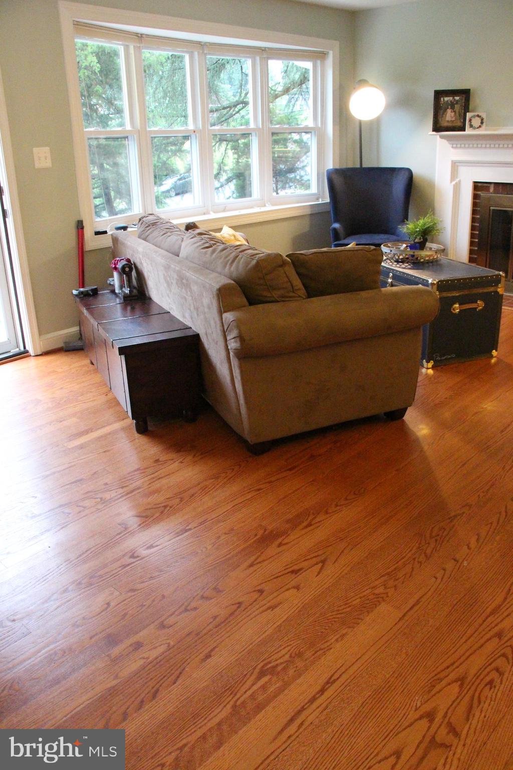 5600 Brookland Road Alexandria, VA 22310 - Photo 22 of 41 VERY Bright Home!