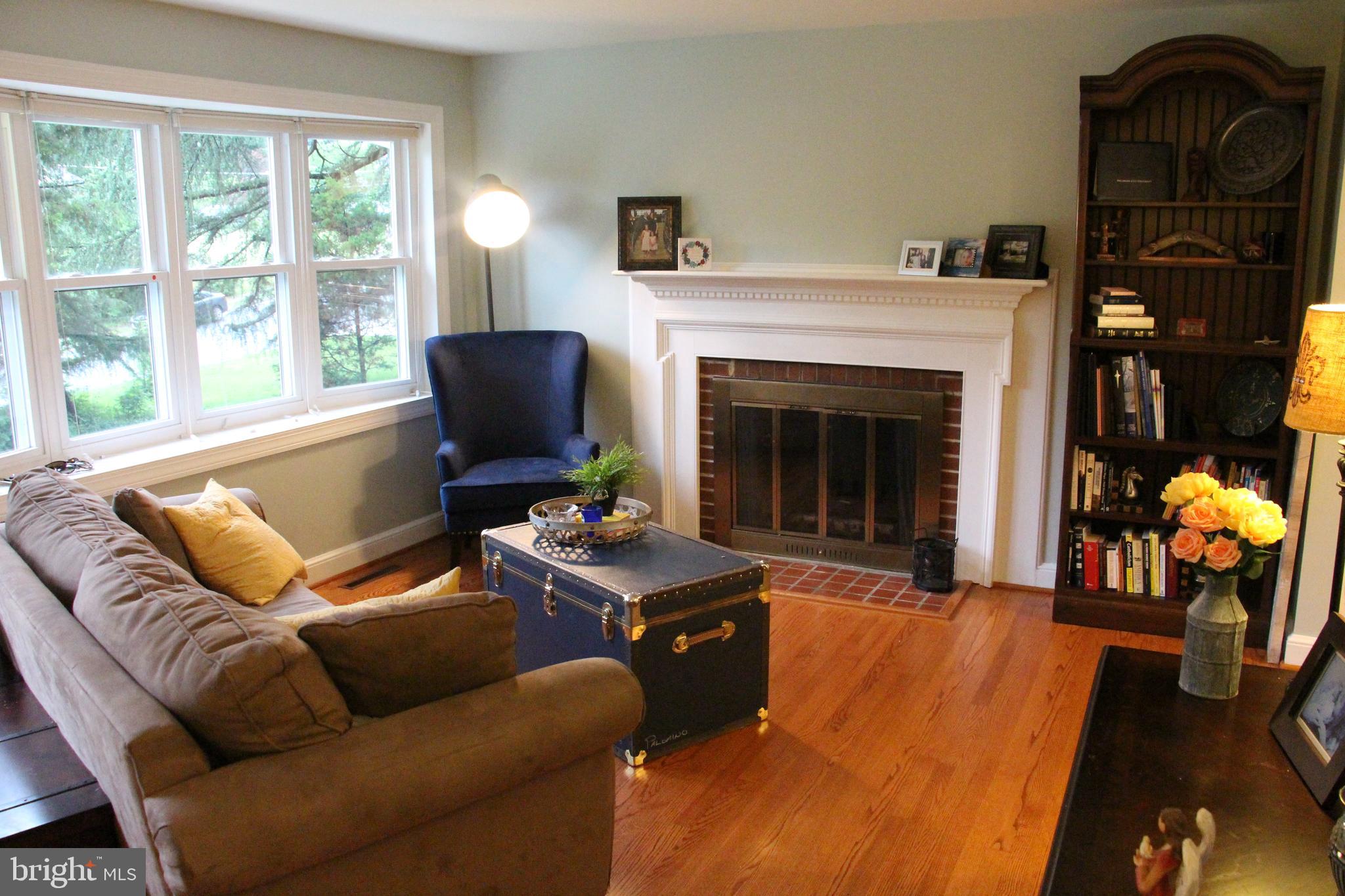 5600 Brookland Road Alexandria, VA 22310 - Photo 23 of 41 Living room!