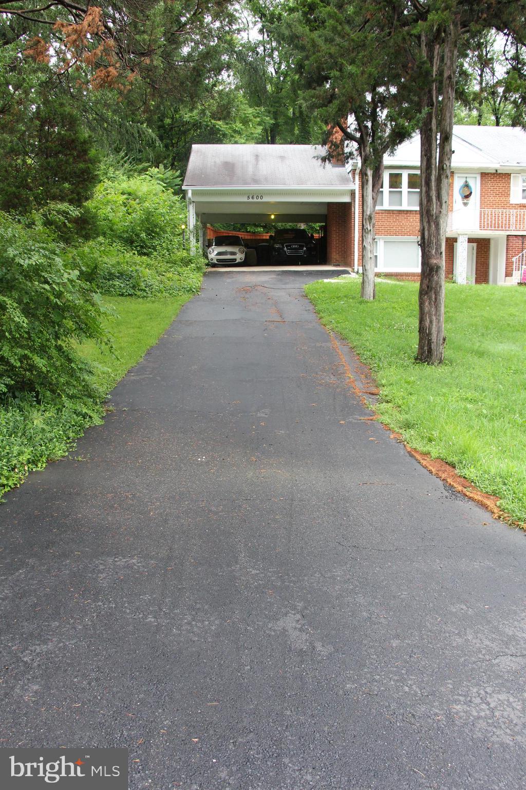 5600 Brookland Road Alexandria, VA 22310 - Photo 7 of 41 TONS of Parking!
