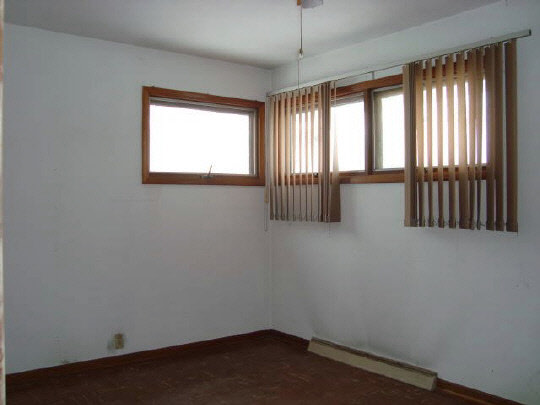 320 Grove Street Capron, IL 61012 - Photo 5 of 8 Gallery Image 5