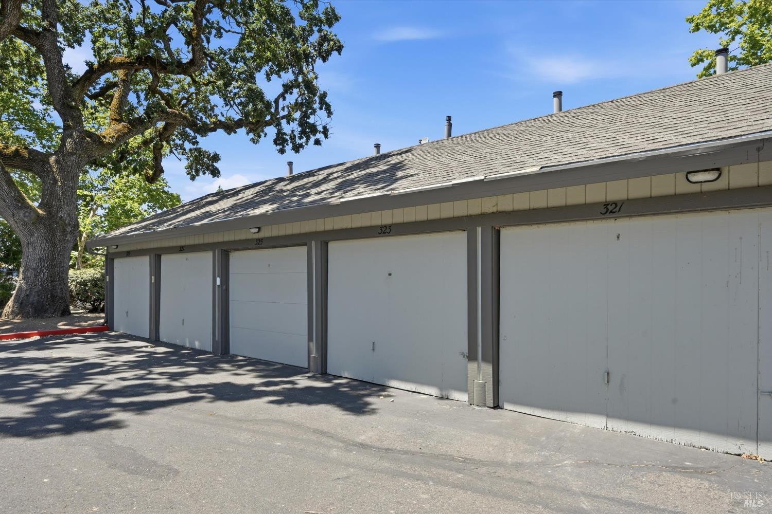323 Harvest Lane Santa Rosa, CA 95401 - Photo 27 of 32 Garage 323