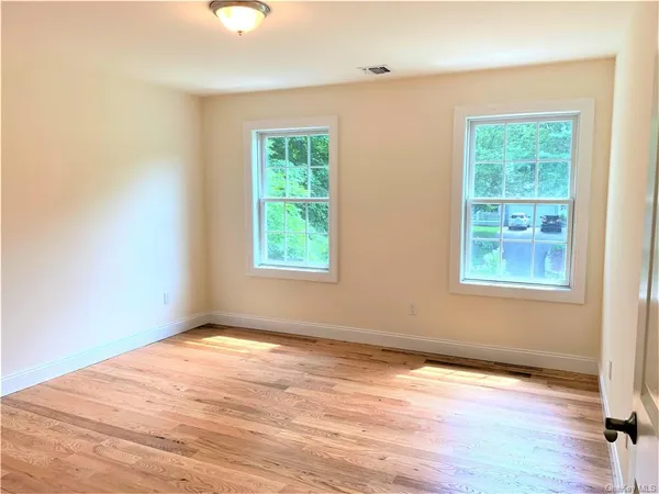$919,900 | 13 Hill Street, Cortlandt Manor, NY 10567