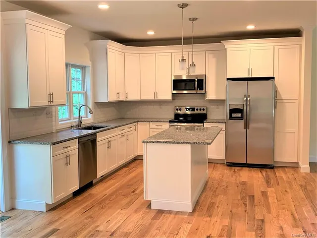 $919,900 | 13 Hill Street, Cortlandt Manor, NY 10567