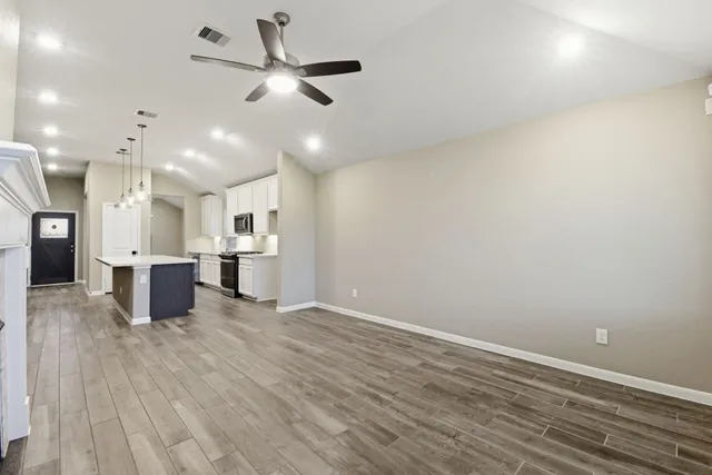 $2,300 | 19427 Trotter Cp Trail, Tomball, TX 77377