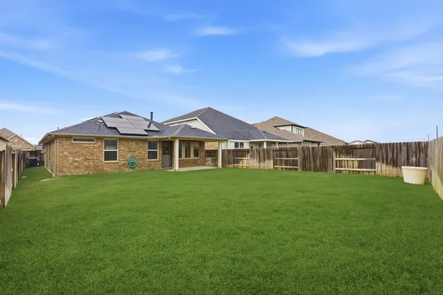 $2,300 | 19427 Trotter Cp Trail, Tomball, TX 77377