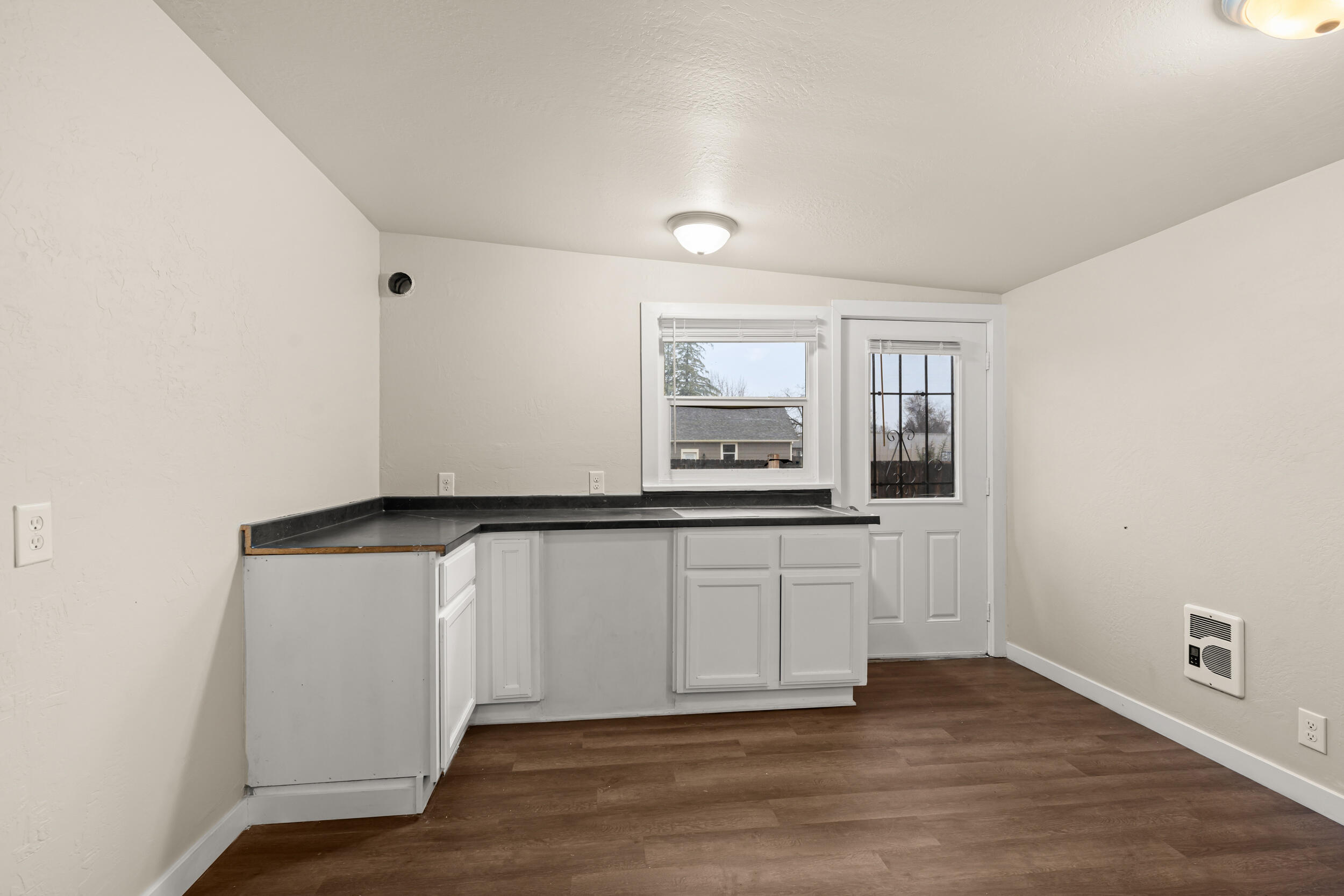 2772 Merriman Road Medford, OR 97501 - Photo 19 of 30 19_2772 merriman rd, medford-18