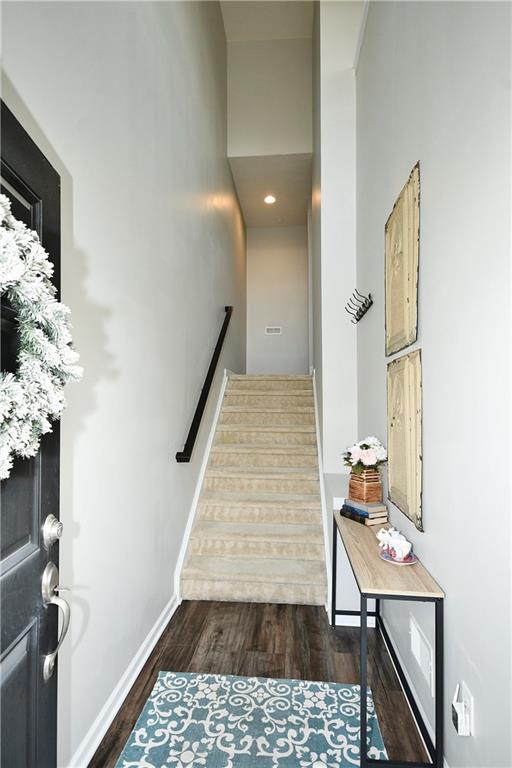 13 Truman Circle McKees Rocks, PA 15136 - Photo 2 of 25 Gallery Image 2