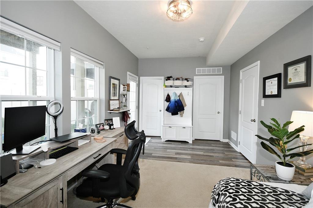 13 Truman Circle McKees Rocks, PA 15136 - Photo 22 of 25 Gallery Image 22