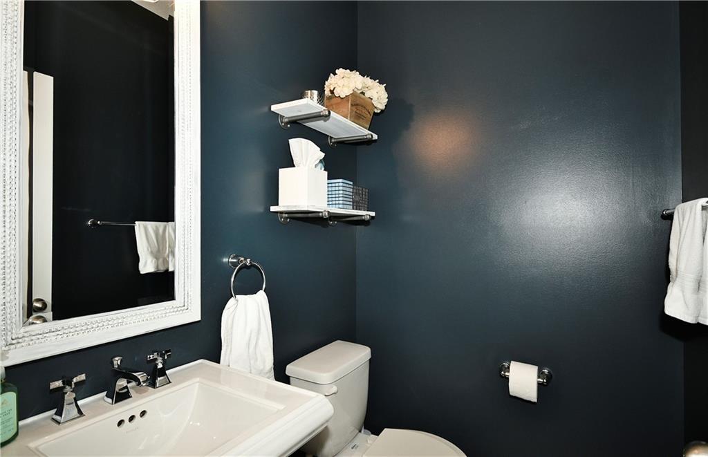 13 Truman Circle McKees Rocks, PA 15136 - Photo 8 of 25 Gallery Image 8