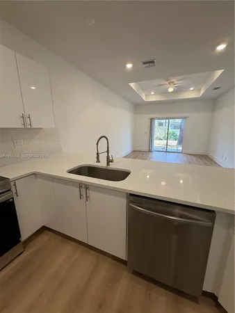 $2,000 | 4719 28th Street Southwest, Unit 4719, Lehigh Acres, FL 33973