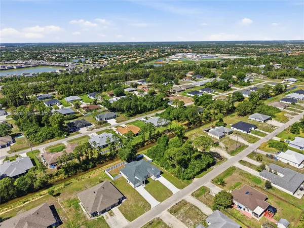 $1,850 | 4719 28th Street Southwest, Unit 4719, Lehigh Acres, FL 33973