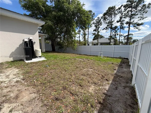$2,000 | 4719 28th Street Southwest, Unit 4719, Lehigh Acres, FL 33973