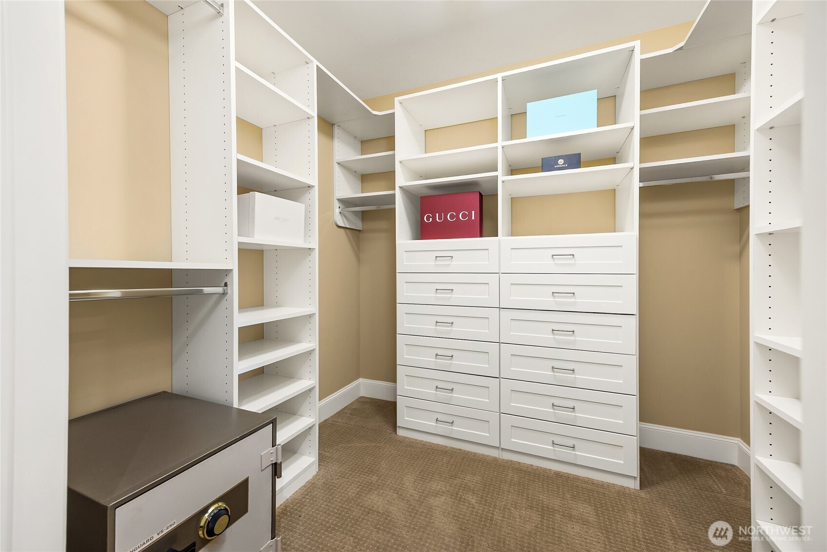 1185 Broadway Avenue East, Unit PH8 Seattle, WA 98102 - Photo 28 of 40