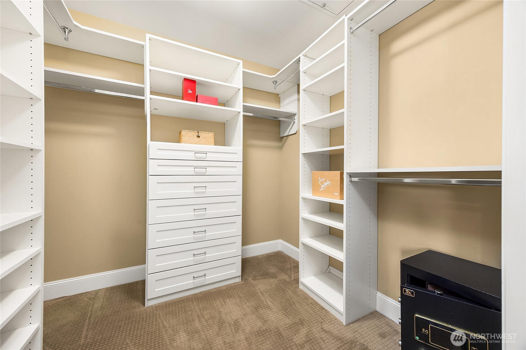 1185 Broadway Avenue East, Unit PH8 Seattle, WA 98102 - Photo 29 of 40