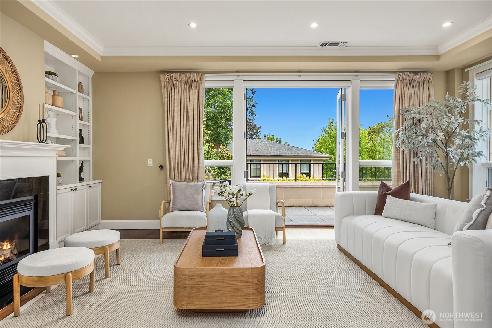 1185 Broadway Avenue East, Unit PH8 Seattle, WA 98102 - Photo 3 of 40