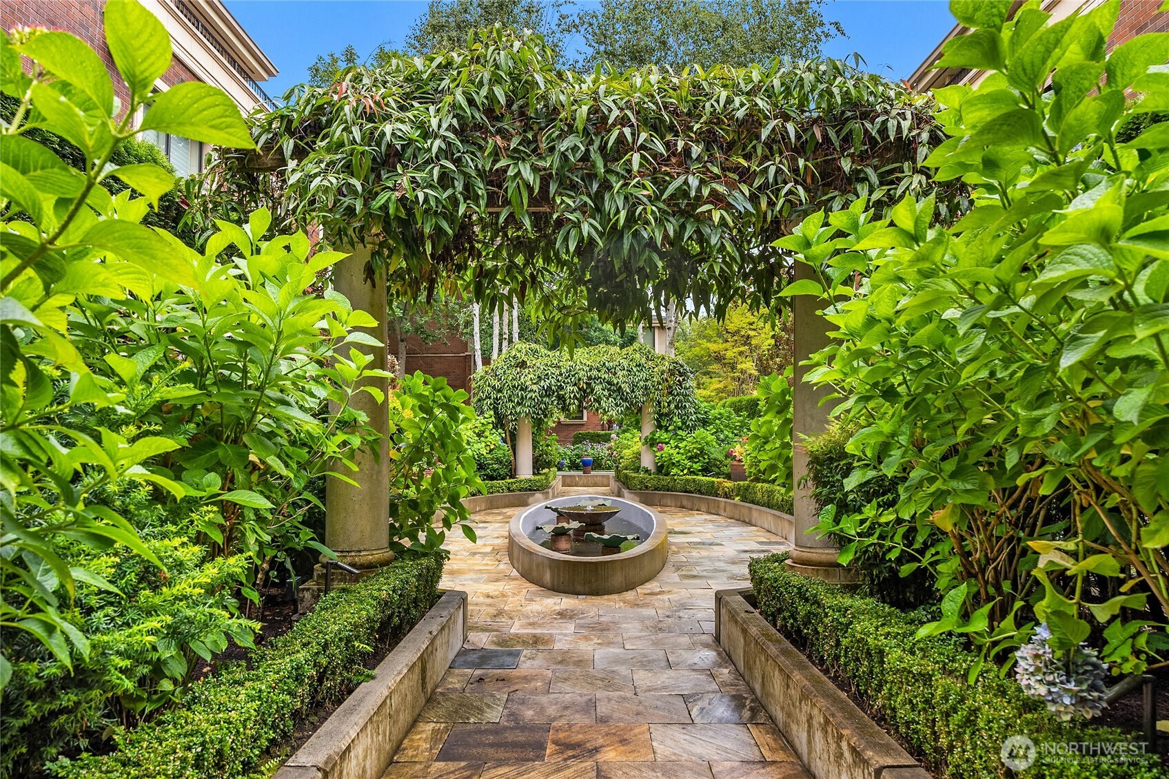 1185 Broadway Avenue East, Unit PH8 Seattle, WA 98102 - Photo 33 of 40