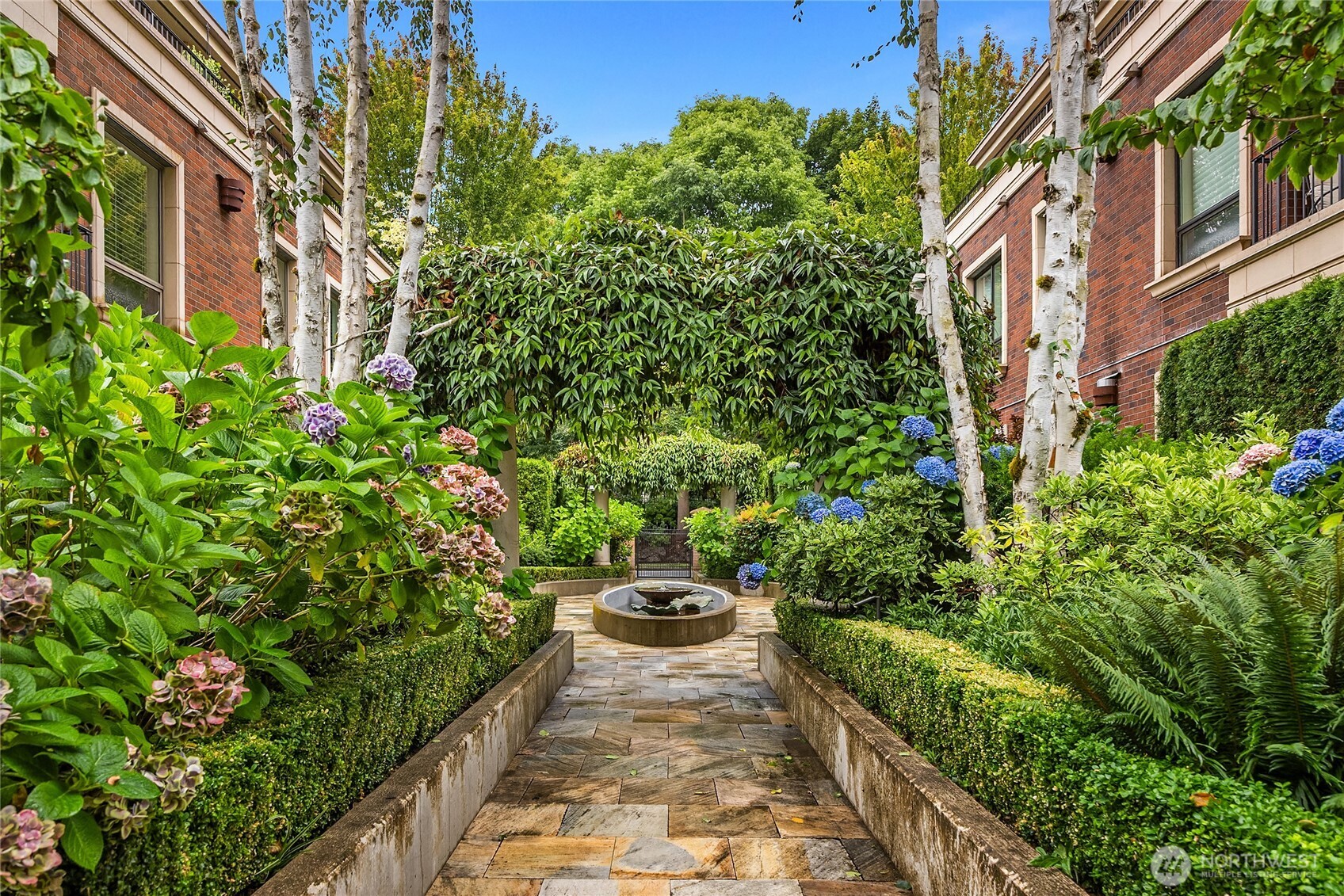 1185 Broadway Avenue East, Unit PH8 Seattle, WA 98102 - Photo 34 of 40