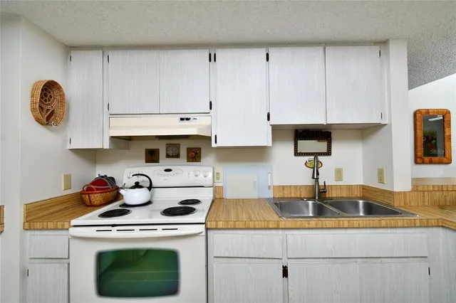 $220,000 | 2021 Little Pine Circle, Unit 41A, Punta Gorda, FL 33955