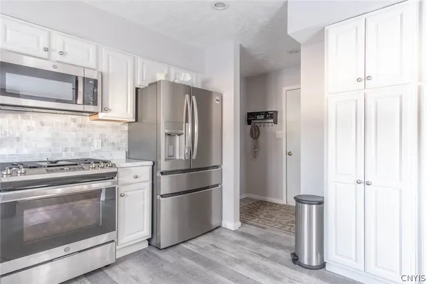 $2,400 | 212 Edmund Street, Hounsfield, NY 13685