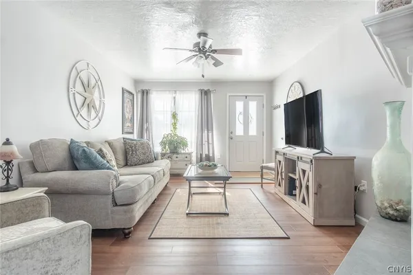 $2,400 | 212 Edmund Street, Hounsfield, NY 13685