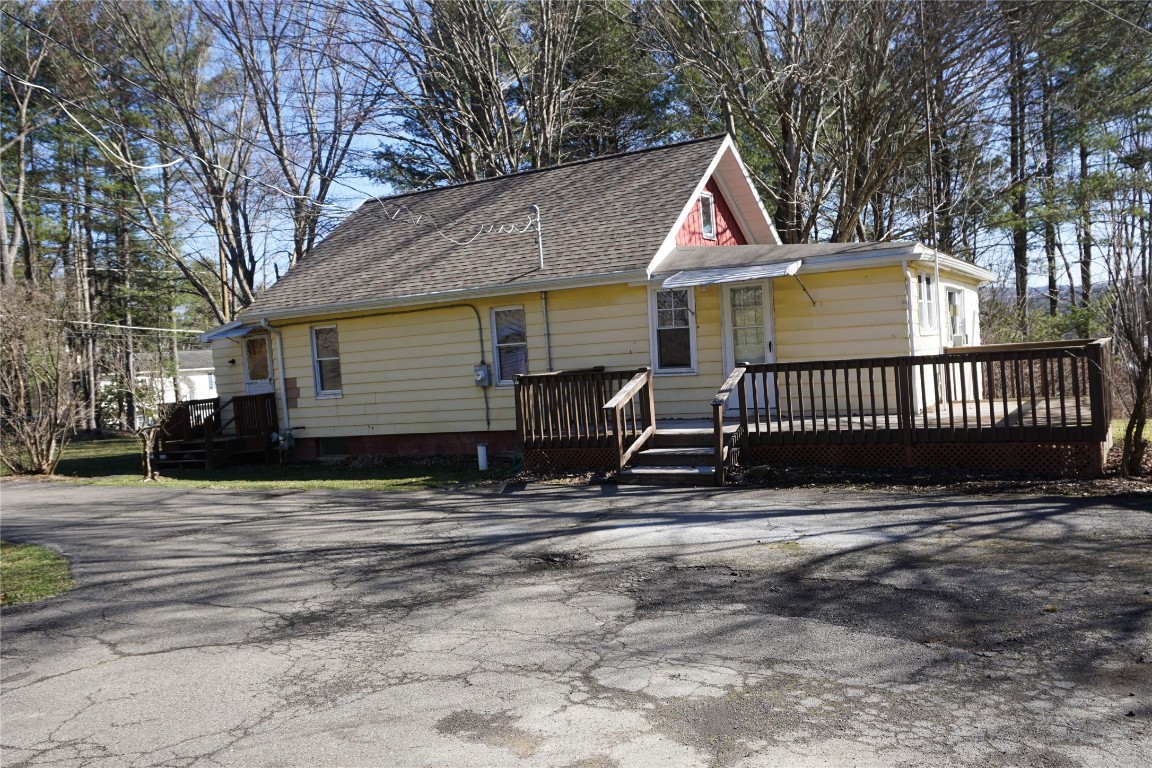 388 West Hill Road Vestal, NY 13850 - Photo 3 of 37 Gallery Image 3