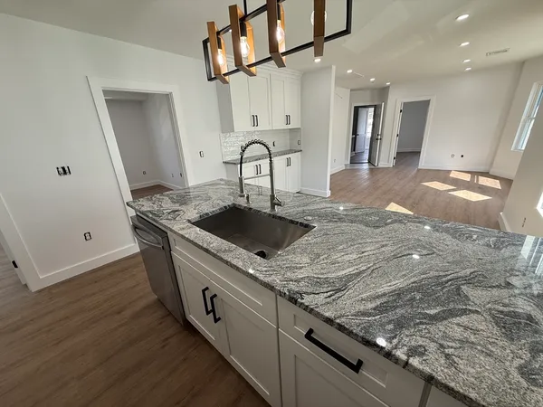 $3,850 | 94-96 Francis Street, Unit 3, Everett, MA 02149