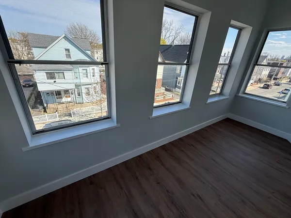 $3,850 | 94-96 Francis Street, Unit 3, Everett, MA 02149