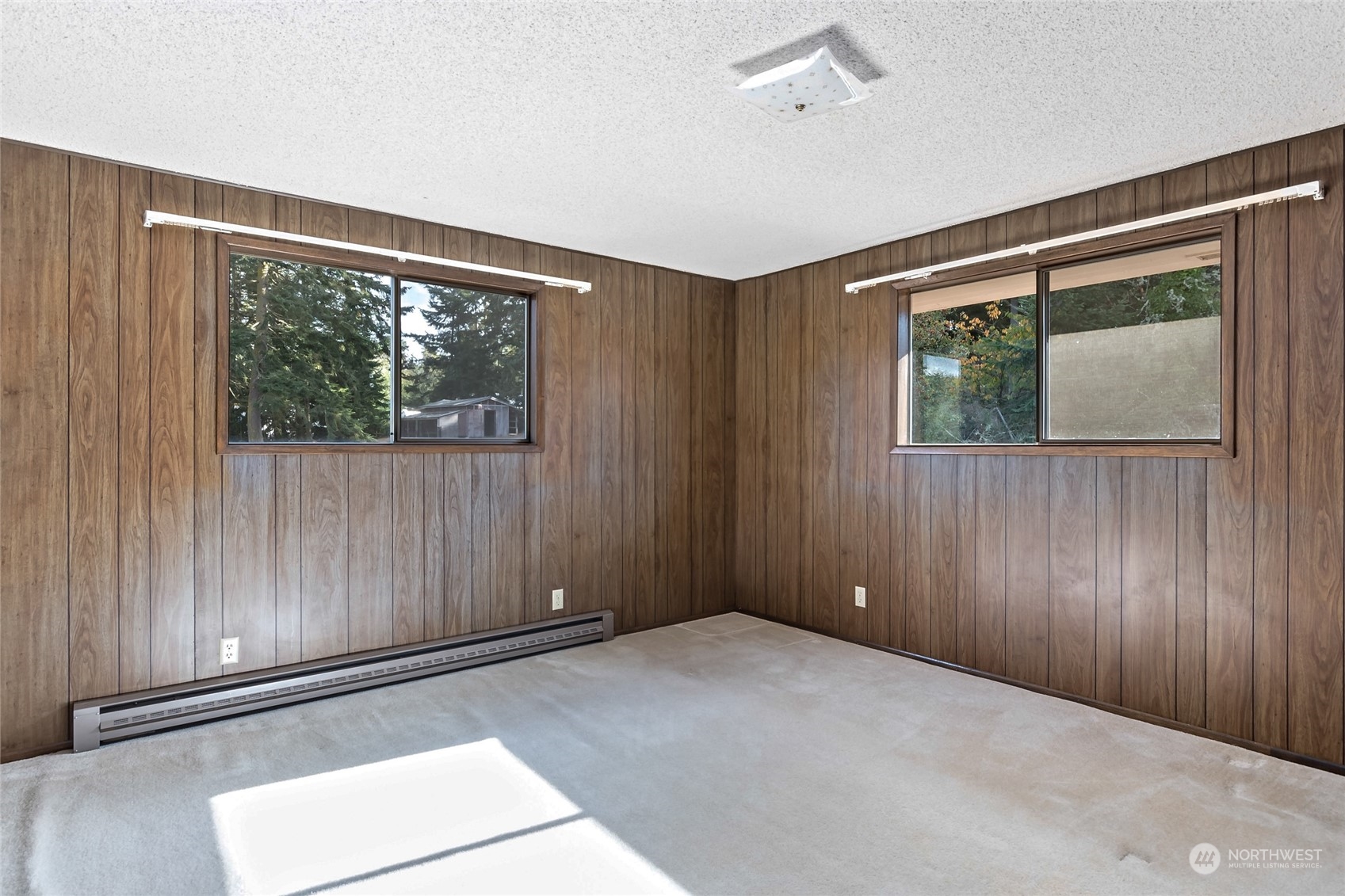 739 West Banta Road Oak Harbor, WA 98277 - Photo 27 of 40 an empty room with windows