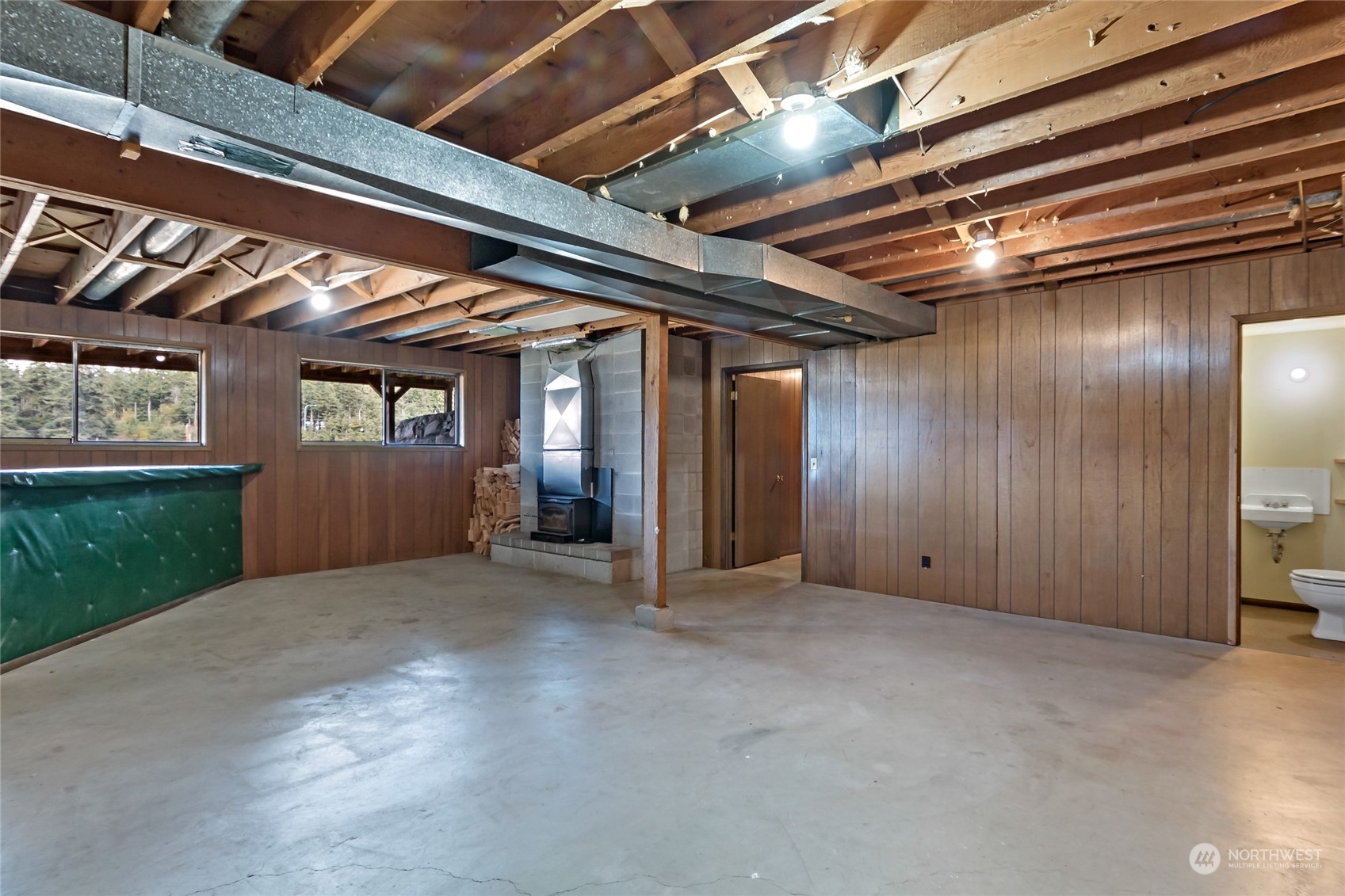 739 West Banta Road Oak Harbor, WA 98277 - Photo 33 of 40 a view of an empty room