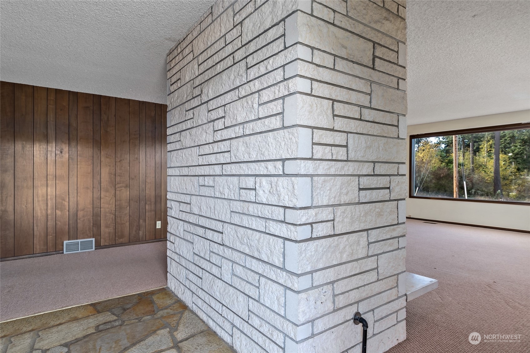 739 West Banta Road Oak Harbor, WA 98277 - Photo 10 of 40 a bathroom with a shower