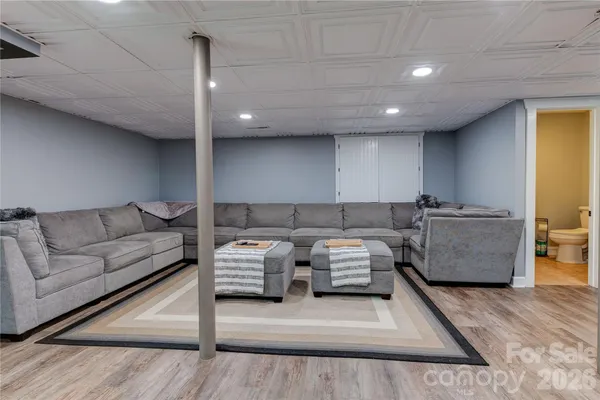 $950,000 | 97 Circle East Ranch Road, Burnsville, NC 28714