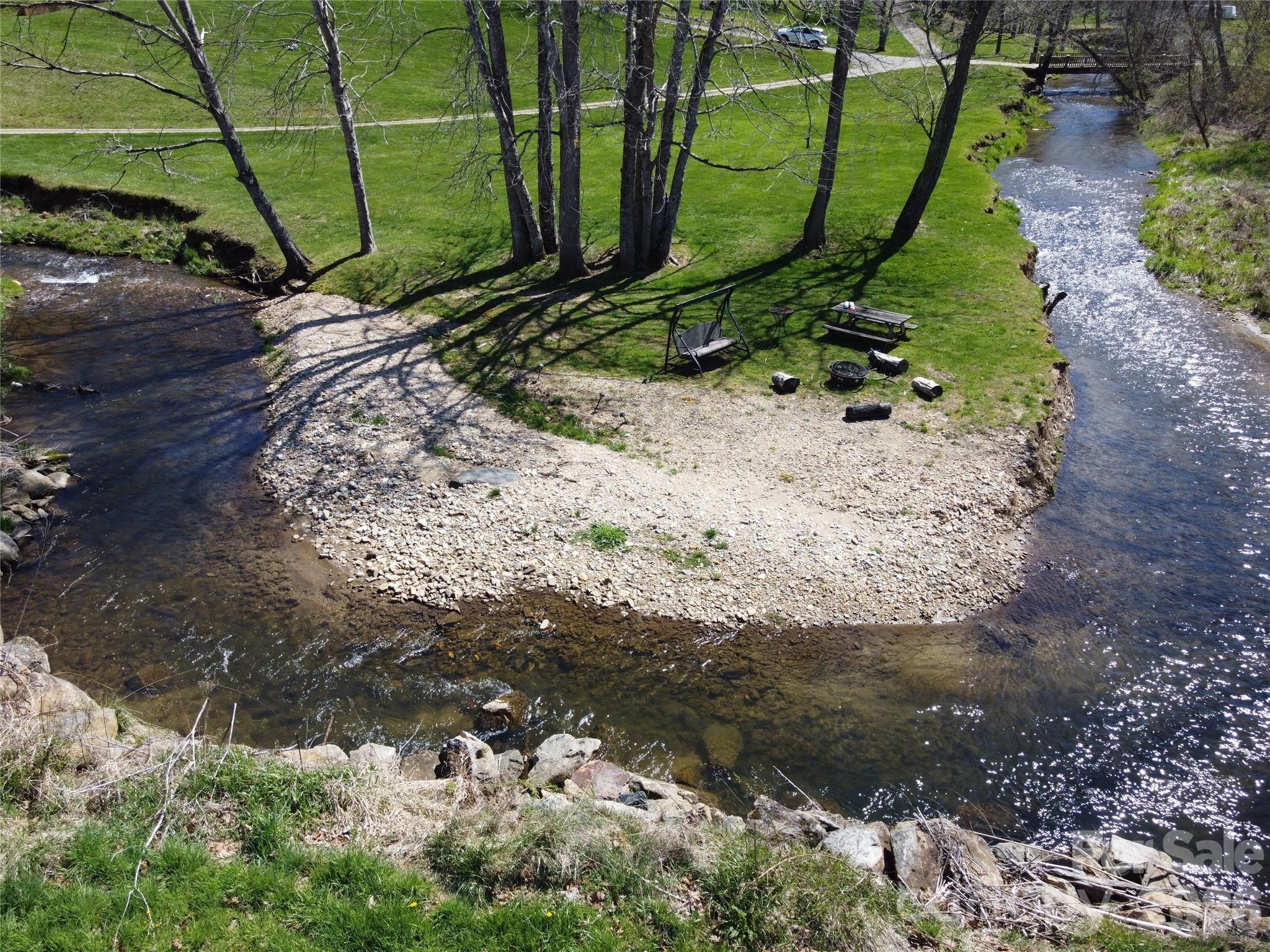 97 Circle East Ranch Road Burnsville, NC 28714 - Photo 2 of 45