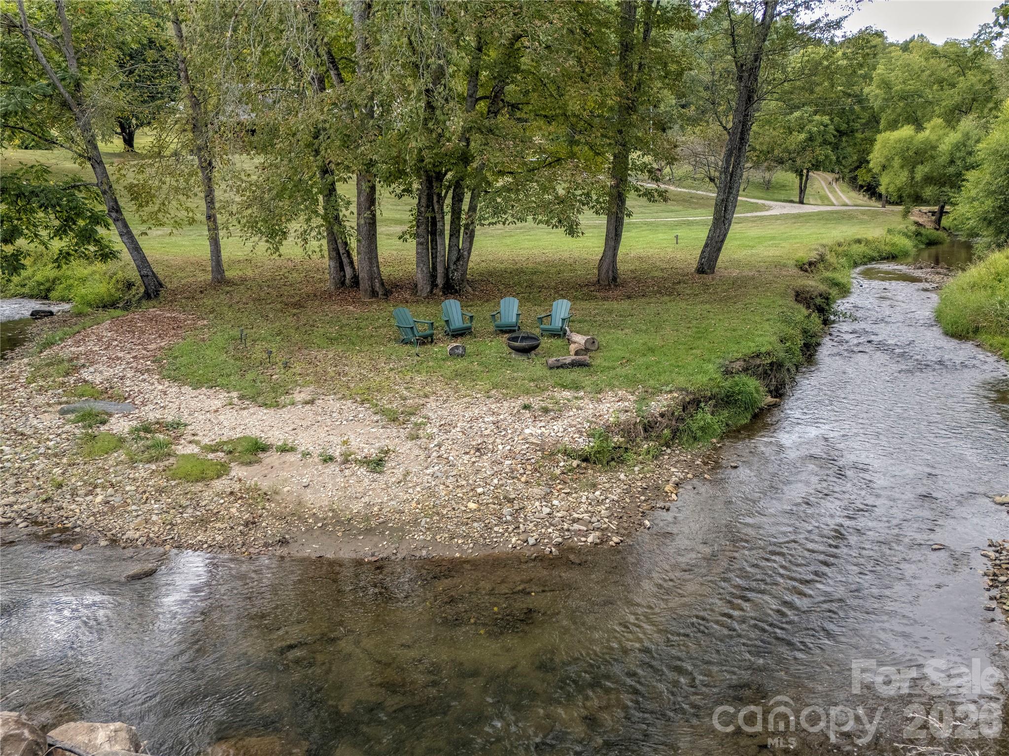 97 Circle East Ranch Road Burnsville, NC 28714 - Photo 3 of 45