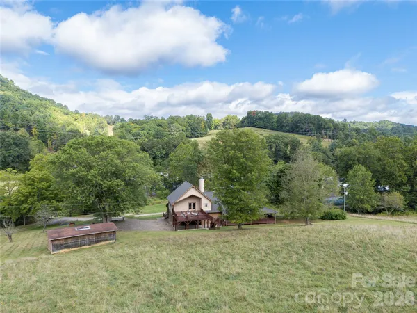 $950,000 | 97 Circle East Ranch Road, Burnsville, NC 28714
