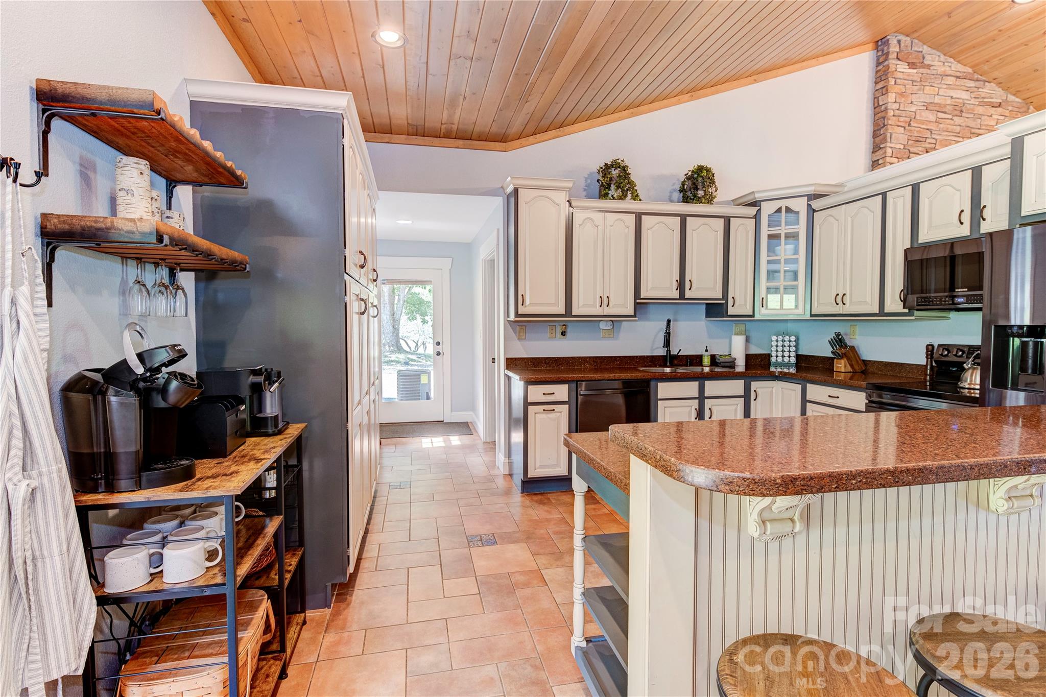 97 Circle East Ranch Road Burnsville, NC 28714 - Photo 8 of 45