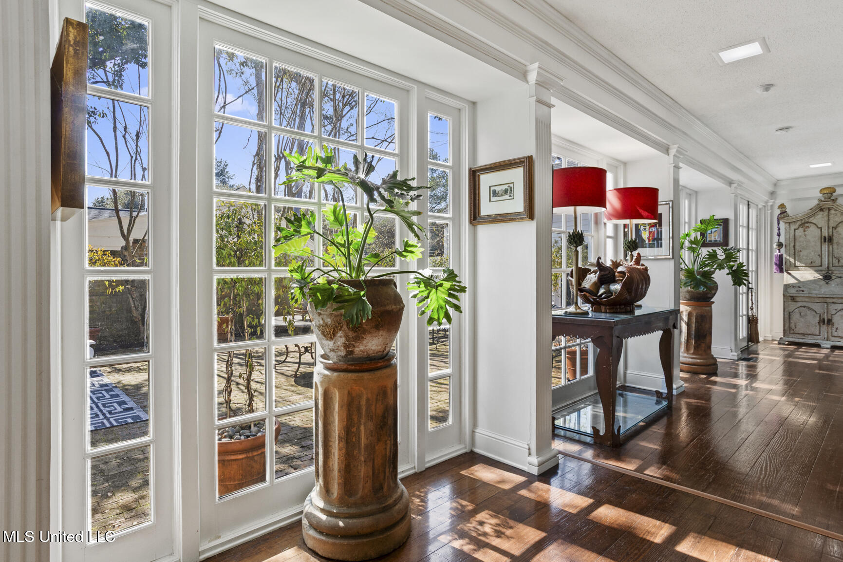 803 Meadowbrook Road Jackson, MS 39216 - Photo 39 of 86 Loggia