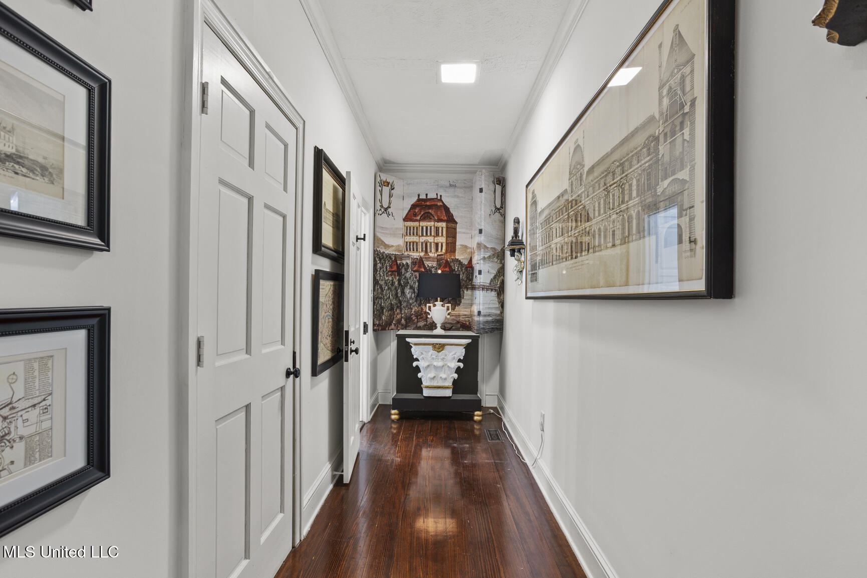 803 Meadowbrook Road Jackson, MS 39216 - Photo 52 of 86 Hallway to Side Door