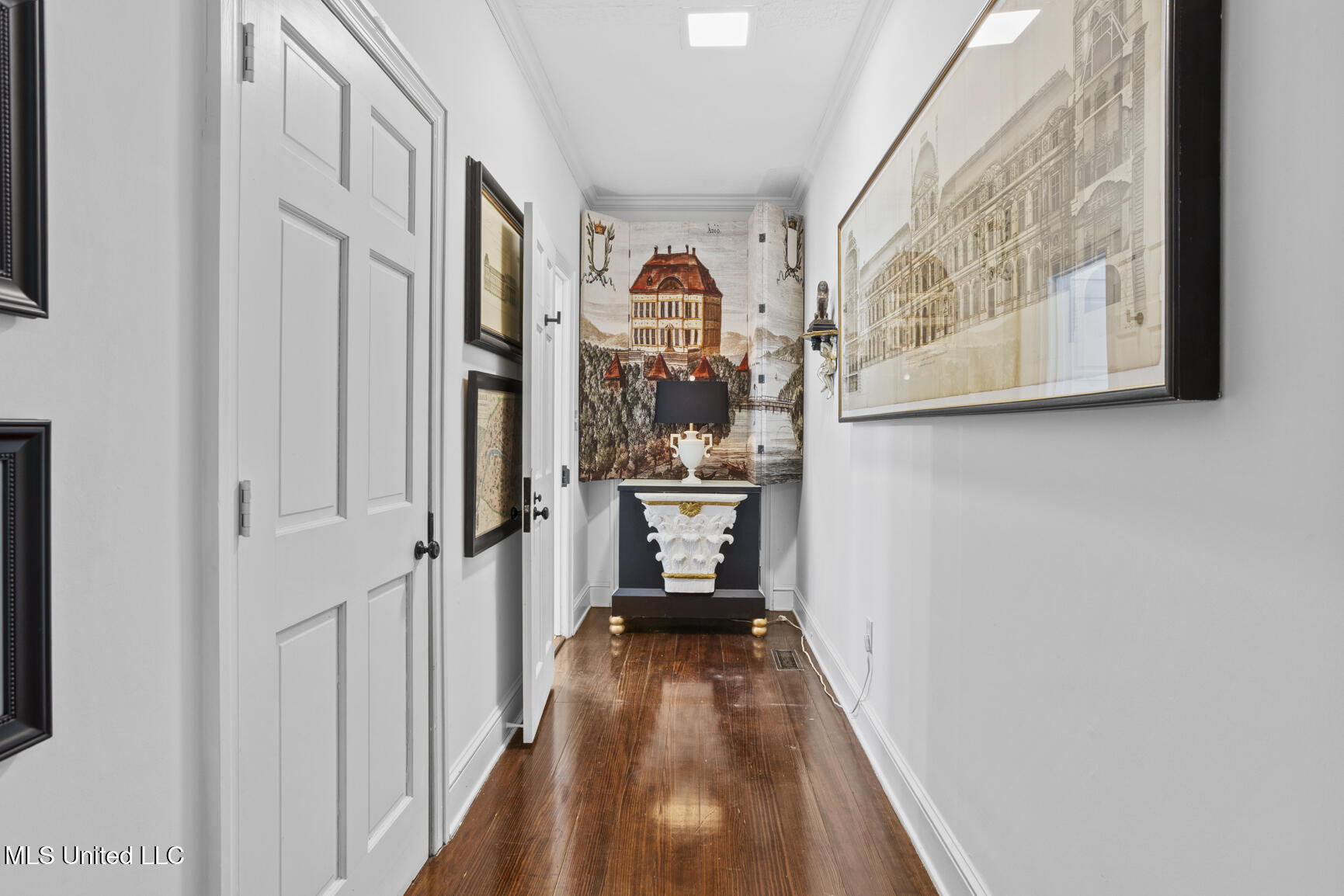 803 Meadowbrook Road Jackson, MS 39216 - Photo 53 of 86 Hallway to Side Door