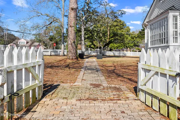 $549,500 | 803 Meadowbrook Road, Jackson, MS 39216