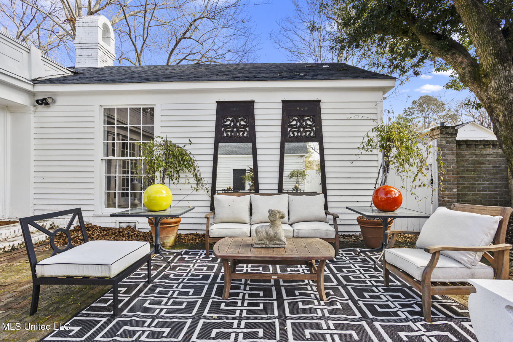 803 Meadowbrook Road Jackson, MS 39216 - Photo 76 of 86 Enclosed Courtyard